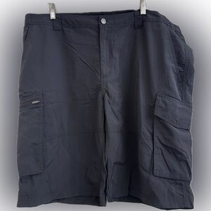 Columbia Cargo Shorts Men’s Size 42 Black
